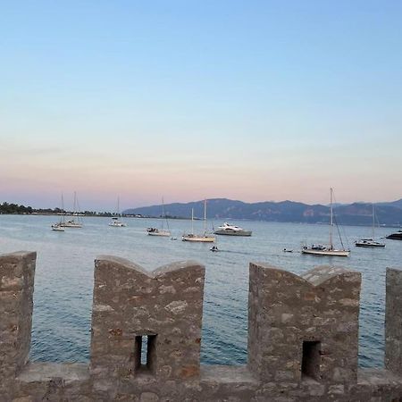 Madame Parisienne Villa Nafpaktos Bagian luar foto