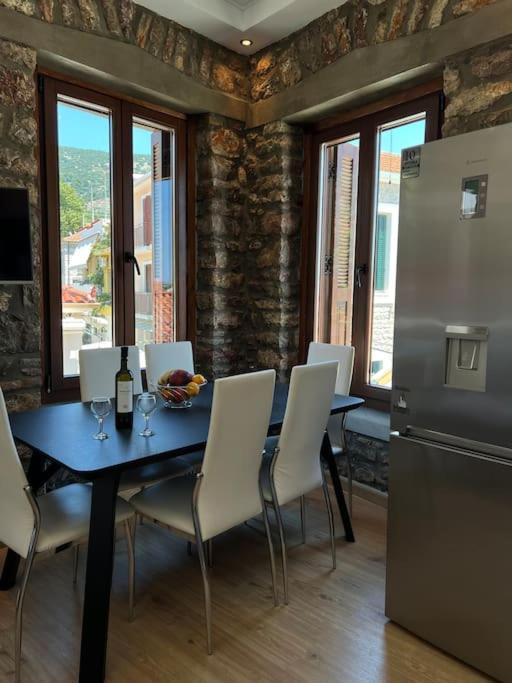 Madame Parisienne Villa Nafpaktos Bagian luar foto