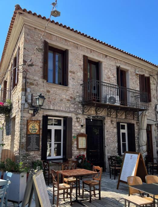 Madame Parisienne Villa Nafpaktos Bagian luar foto