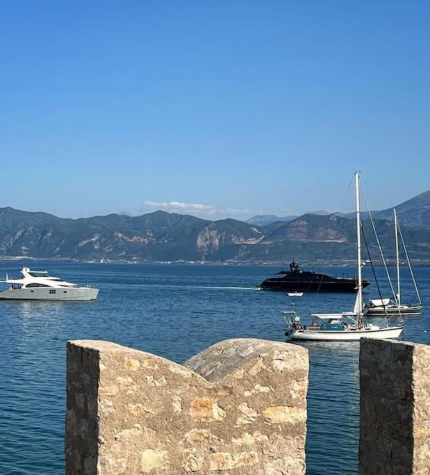 Madame Parisienne Villa Nafpaktos Bagian luar foto